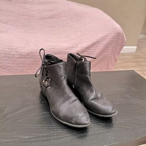 American Eagle black booties